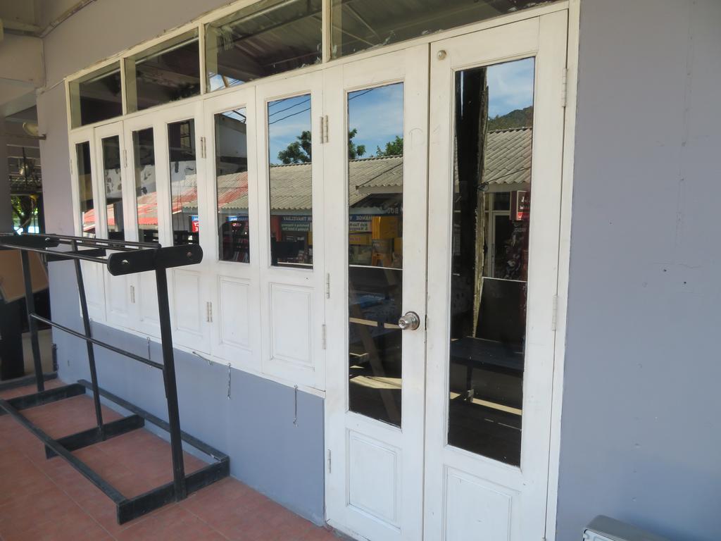 Same Same Guesthouse, Bar & Restaurant (Adults Only) Haad Rin Exterior foto