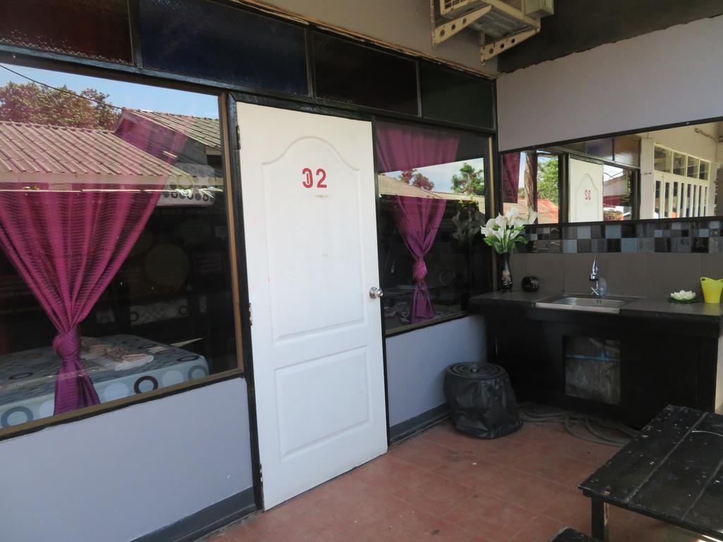 Same Same Guesthouse, Bar & Restaurant (Adults Only) Haad Rin Exterior foto